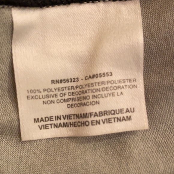 Nike Dri-Fit Gray Athletics Men’s Top - Picture 5 of 5